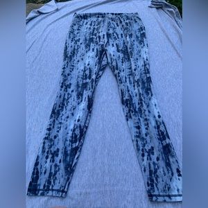 Old Navy XXL Blue Spotted Yoga / Athletic Leggings